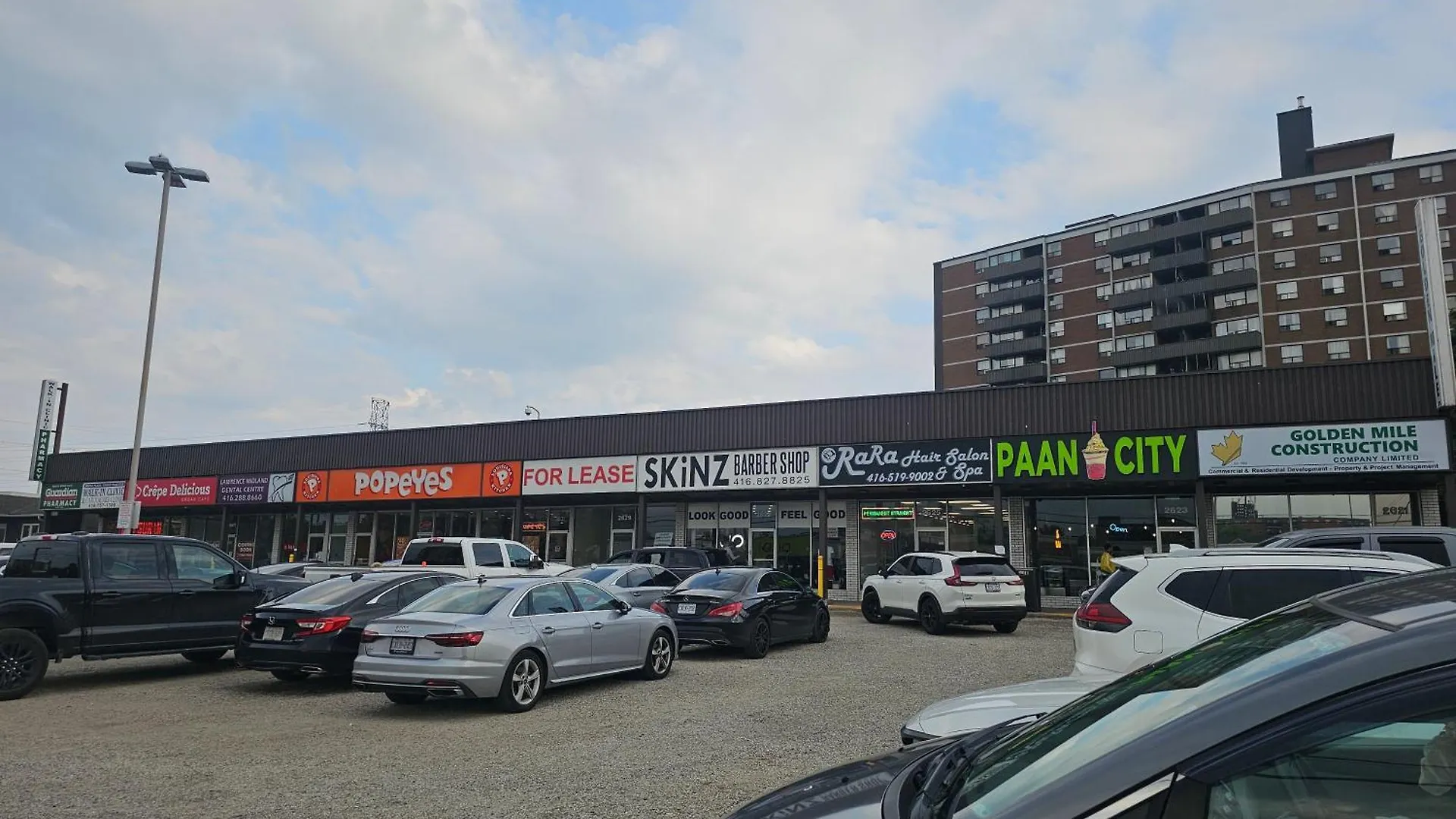 Spruce Private Suite With Attached Full Bathroom In Toronto, Canada Canadá