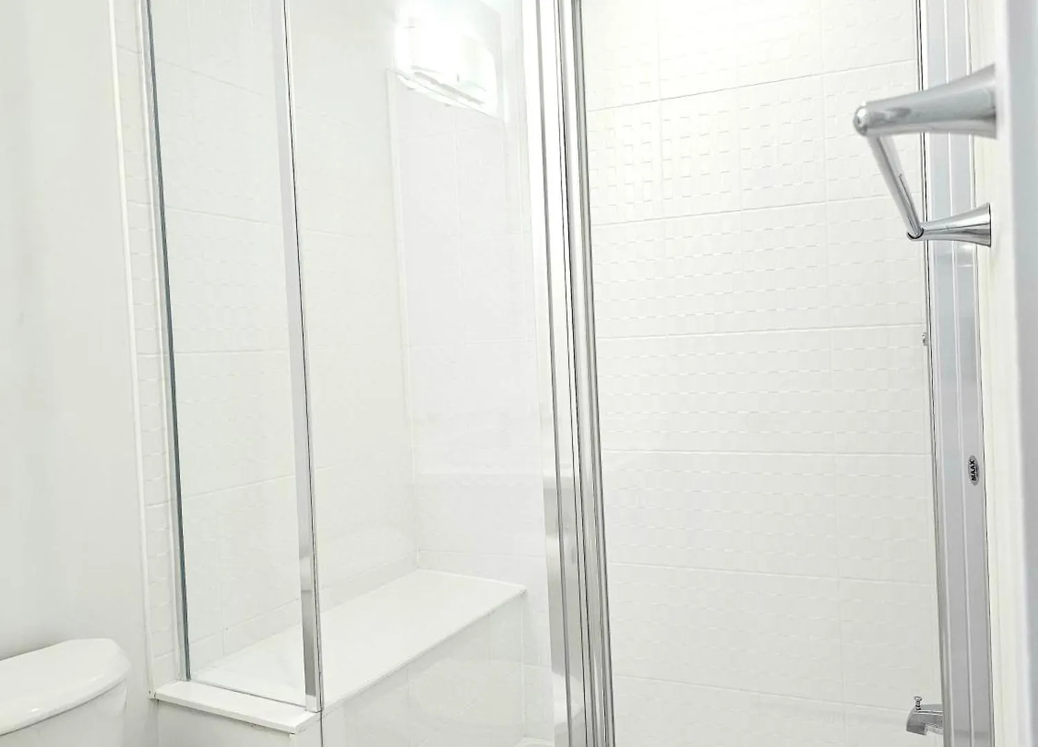 Spruce Private Suite With Attached Full Bathroom In Toronto, Canada ゲストハウス トロント